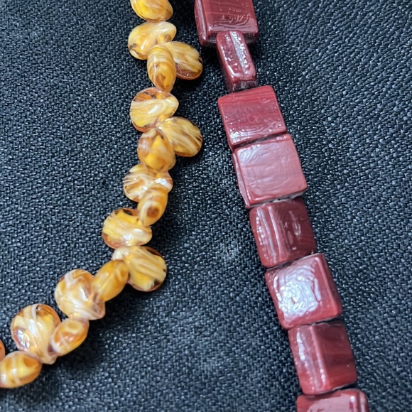 Handmade Necklace shell-stone (light brown zigzag + Ivory + brown square bead) - Picture 11 of 12